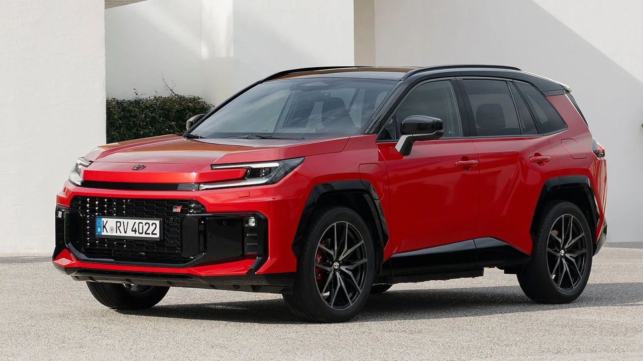 Es el Toyota RAV4 que vale más de 50.000 € y, sin embargo, el que debes comprar: por qué la versión GR Sport es la mejor elección