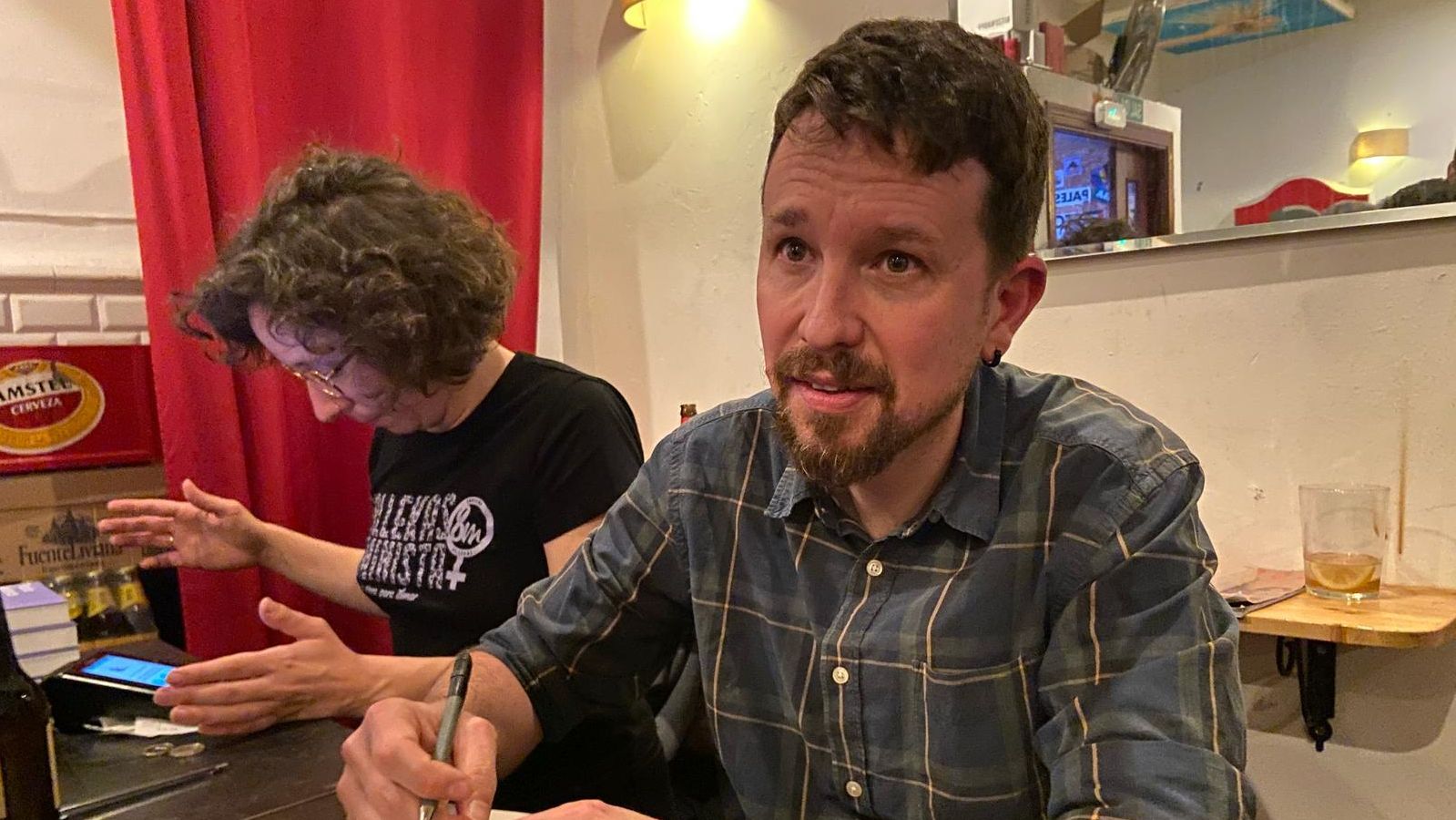 El historial de "abusos laborales" del empresario Pablo Iglesias en la taberna Garibaldi y Canal Red: "Te tratan como escoria"