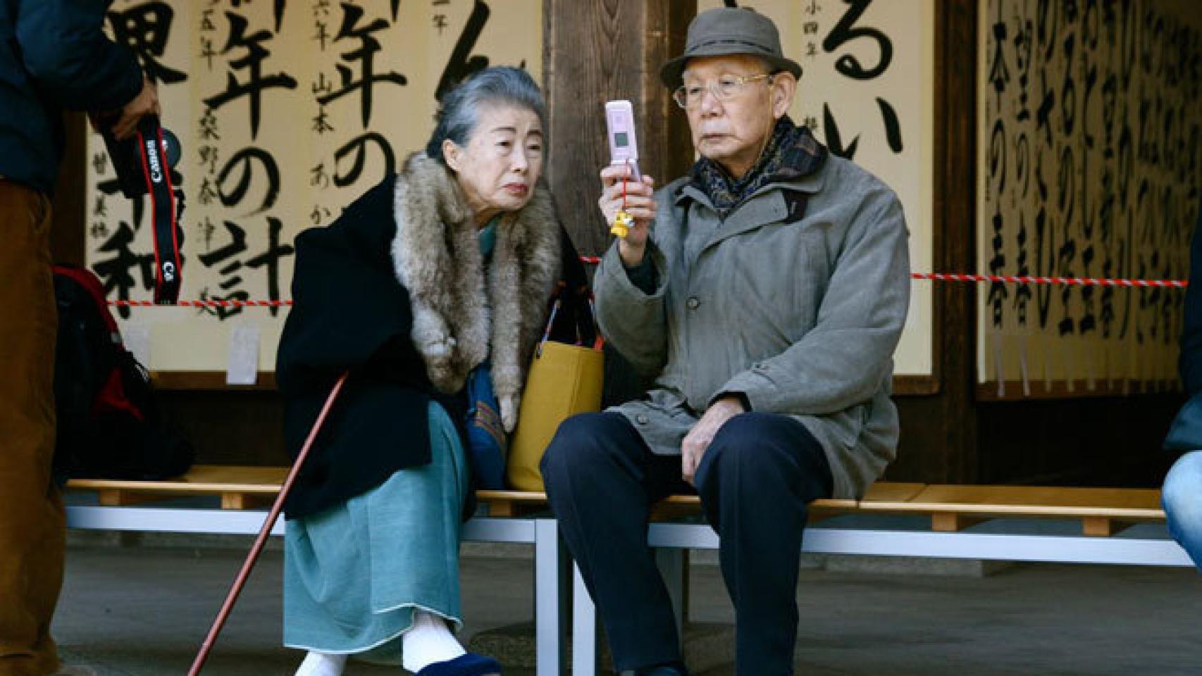 Herencias huérfanas y recaudación récord: la soledad de los 'baby boomers' engorda las cuentas públicas de Japón