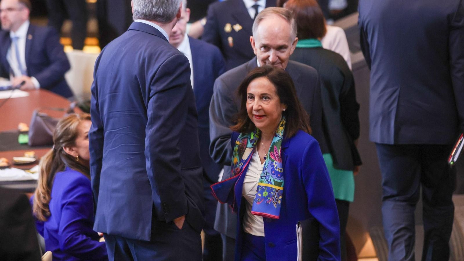 Robles replica a Estados Unidos que España nunca cederá sus bases para una guerra ilegal