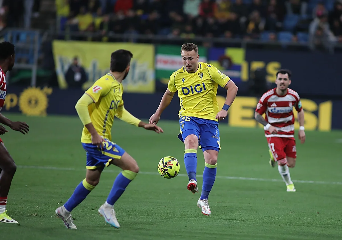 El presidente del Cádiz arremete contra Ontiveros: «No va a volver a ser un jugador porque no quiere»