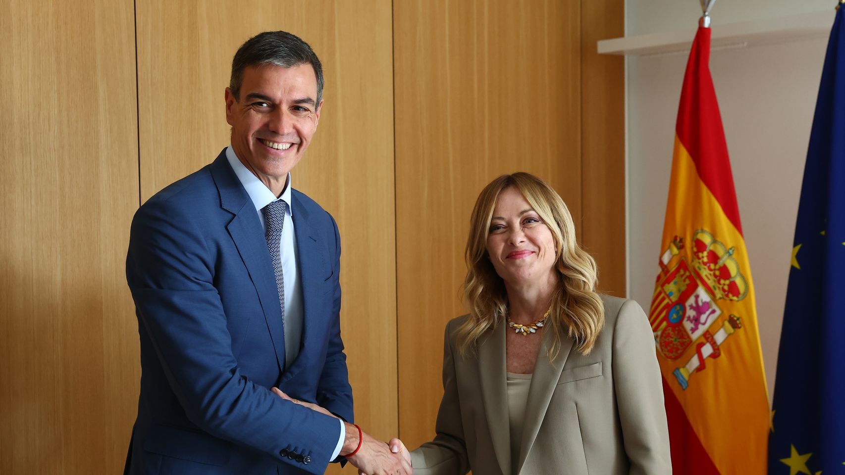 Sánchez y Meloni sellan una alianza por un presupuesto de la UE "más ambicioso" frente a los recortes que pide Merz
