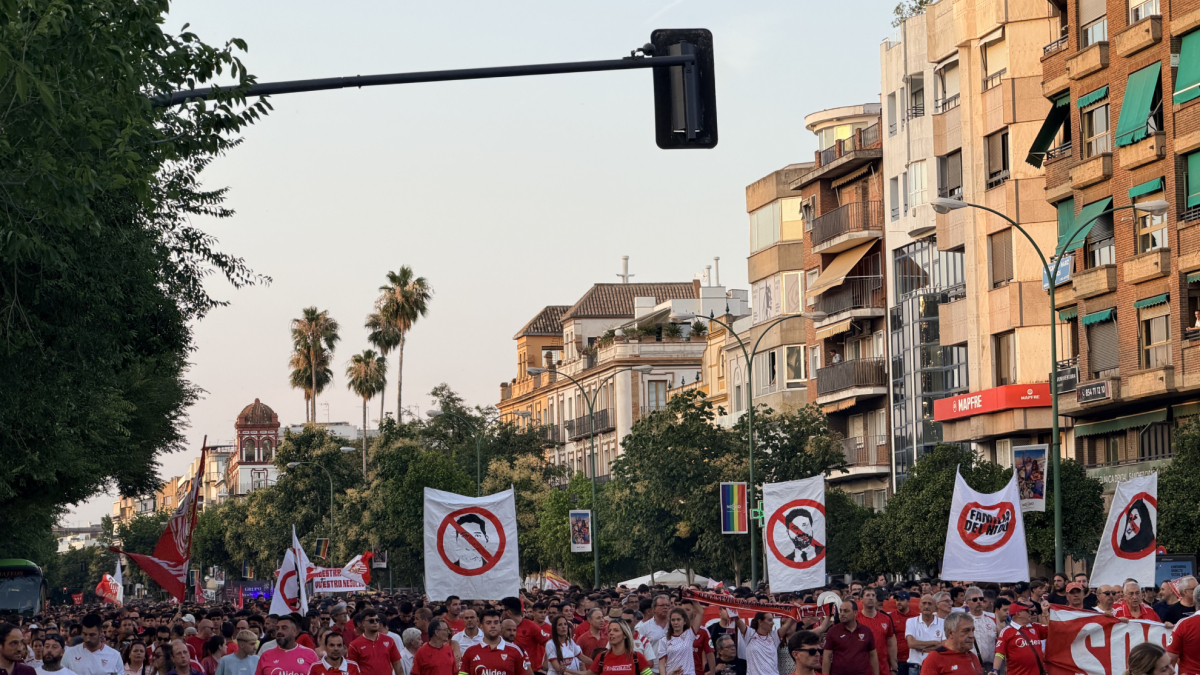 SOS Sevilla FC: el sevillismo protagoniza una manifestación histórica