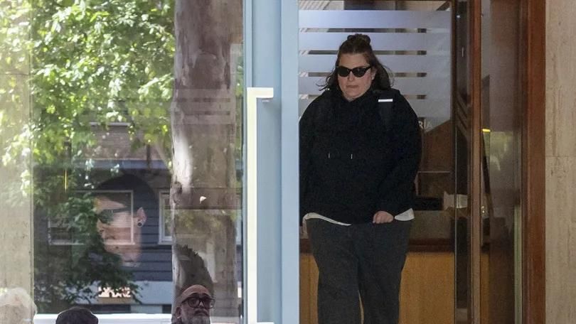 La fiscal ve "llamativos" los "holgados ingresos" de las hijas de Zapatero comparados con la poca "consistencia" de su trabajo