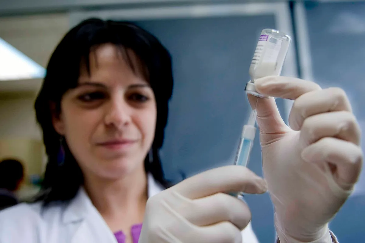 Expertos estadounidenses respaldan la primera vacuna de ARN mensajero contra la gripe de Moderna