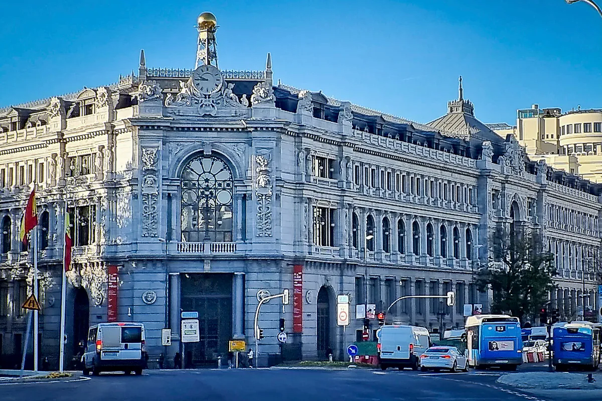 La deuda pública se modera al 101% del PIB en abril y su importe se aleja de los niveles máximos de marzo