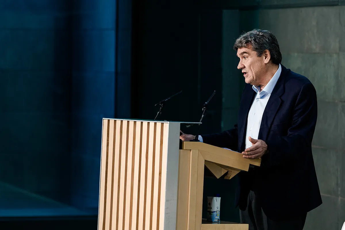 Escrivá pide a la banca mantener criterios prudentes en la concesión del crédito