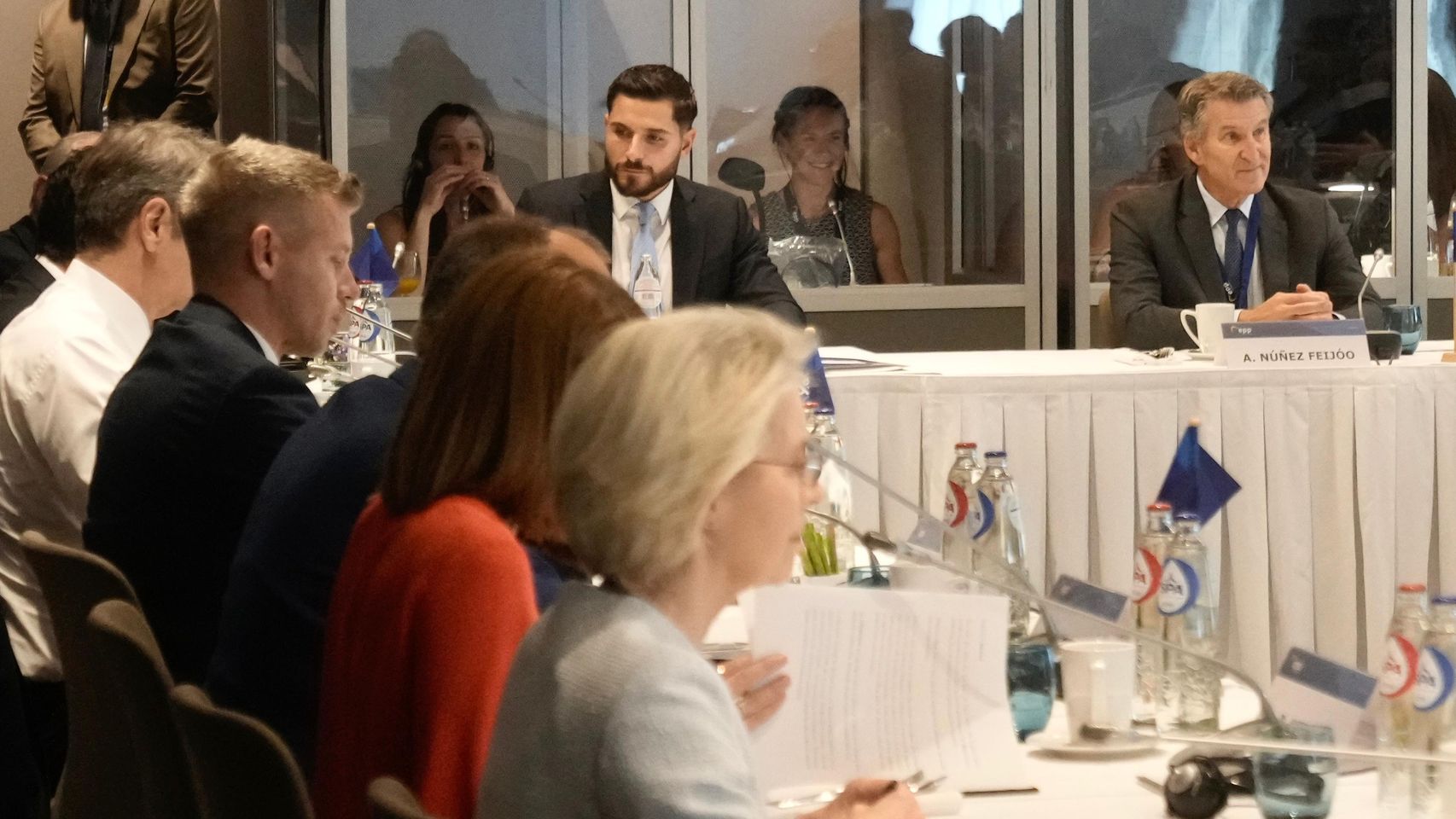 Feijóo y el PPE piden que la capacidad militar de Ucrania sea un mérito en su adhesión y una 'UE militar' como la OTAN