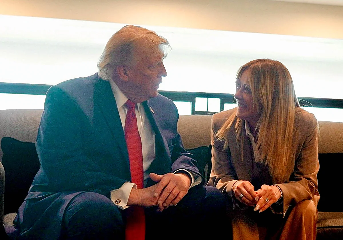 Trump reabre la crisis con Meloni al afirmar que le «imploró» una foto con él