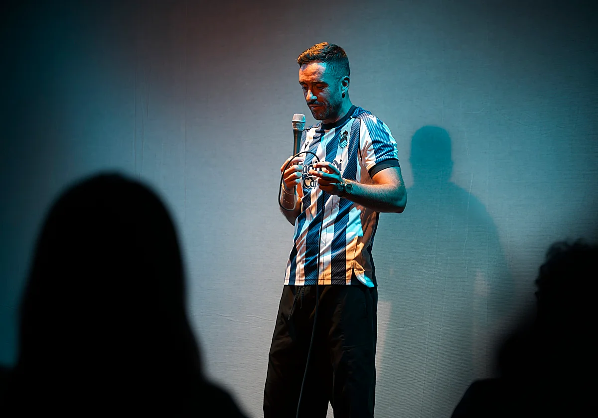 La terapia mundialista de Gurrutxaga: «Con el humor hago las paces con el fútbol»