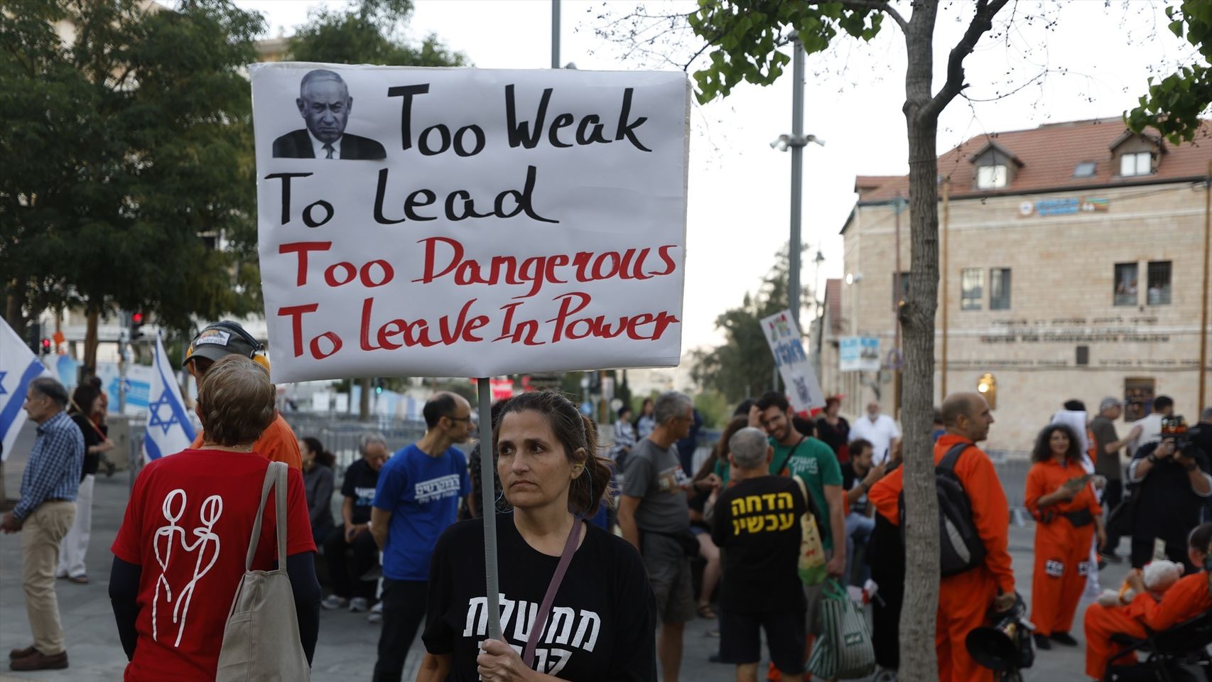 Los israelíes estallan y culpan a Netanyahu del fiasco frente a Irán: "Intenta venderse como un vencedor, pero fracasa en todo"