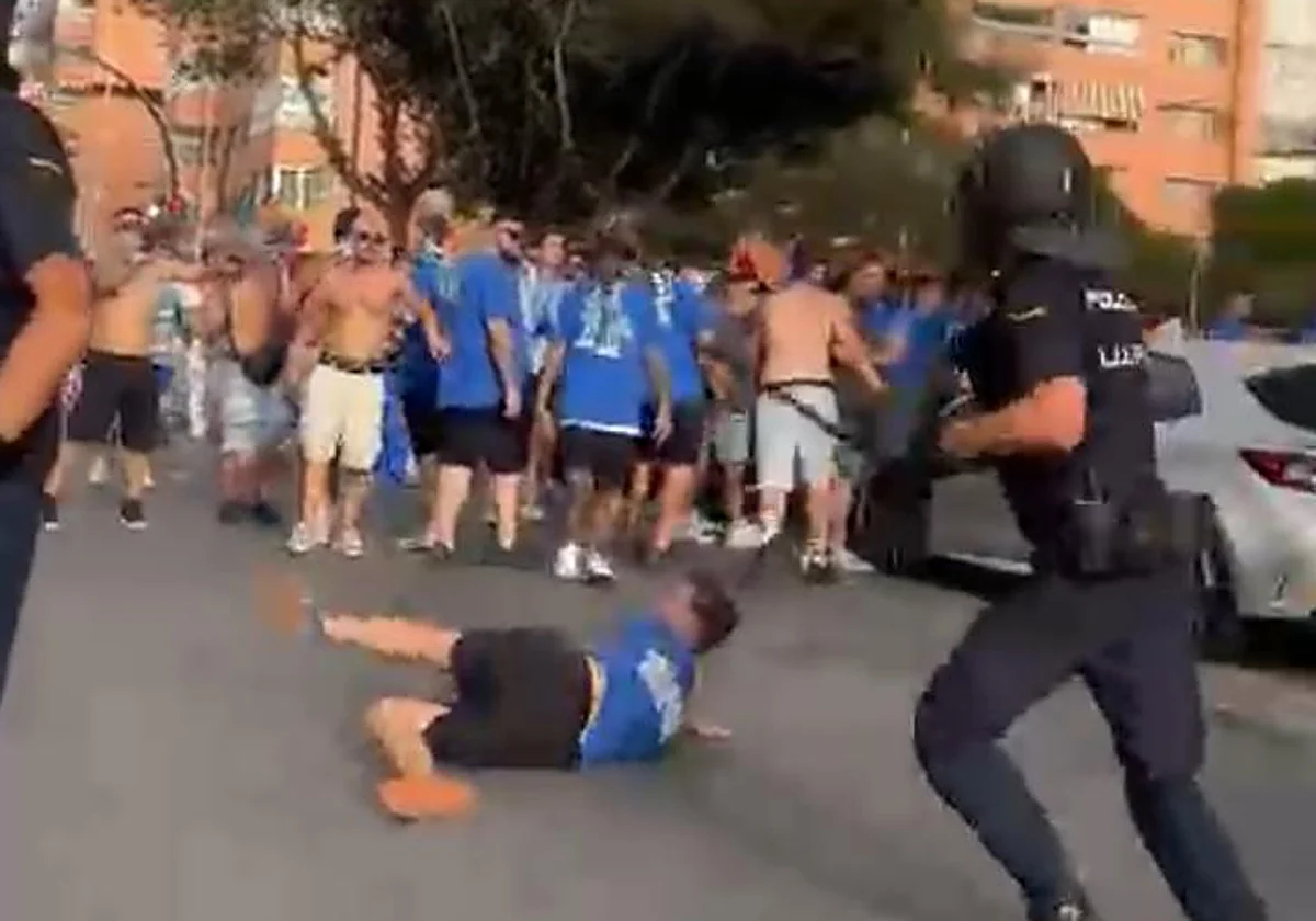 Graves incidentes a la llegada del Málaga al Almería Stadium y se retrasa media hora el comienzo