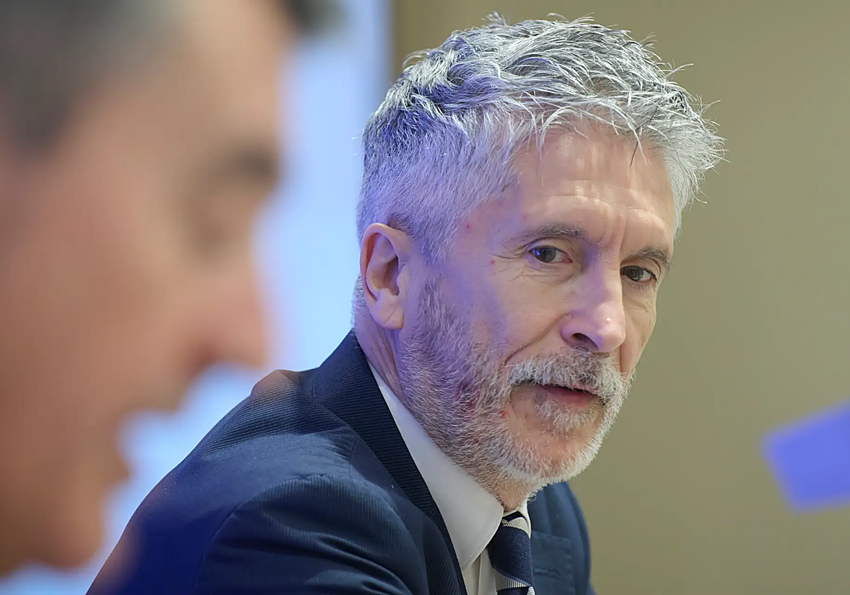 Marlaska eleva una queja al Poder Judicial contra Peinado por las insinuaciones sobre los escoltas de Begoña Gómez