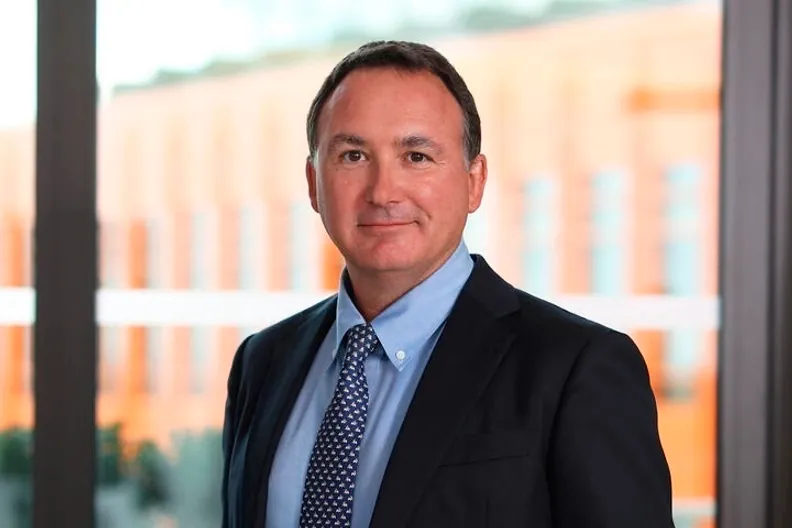 Luke Miels, el CEO de GSK, apuesta 10.600 millones de dólares por el cáncer