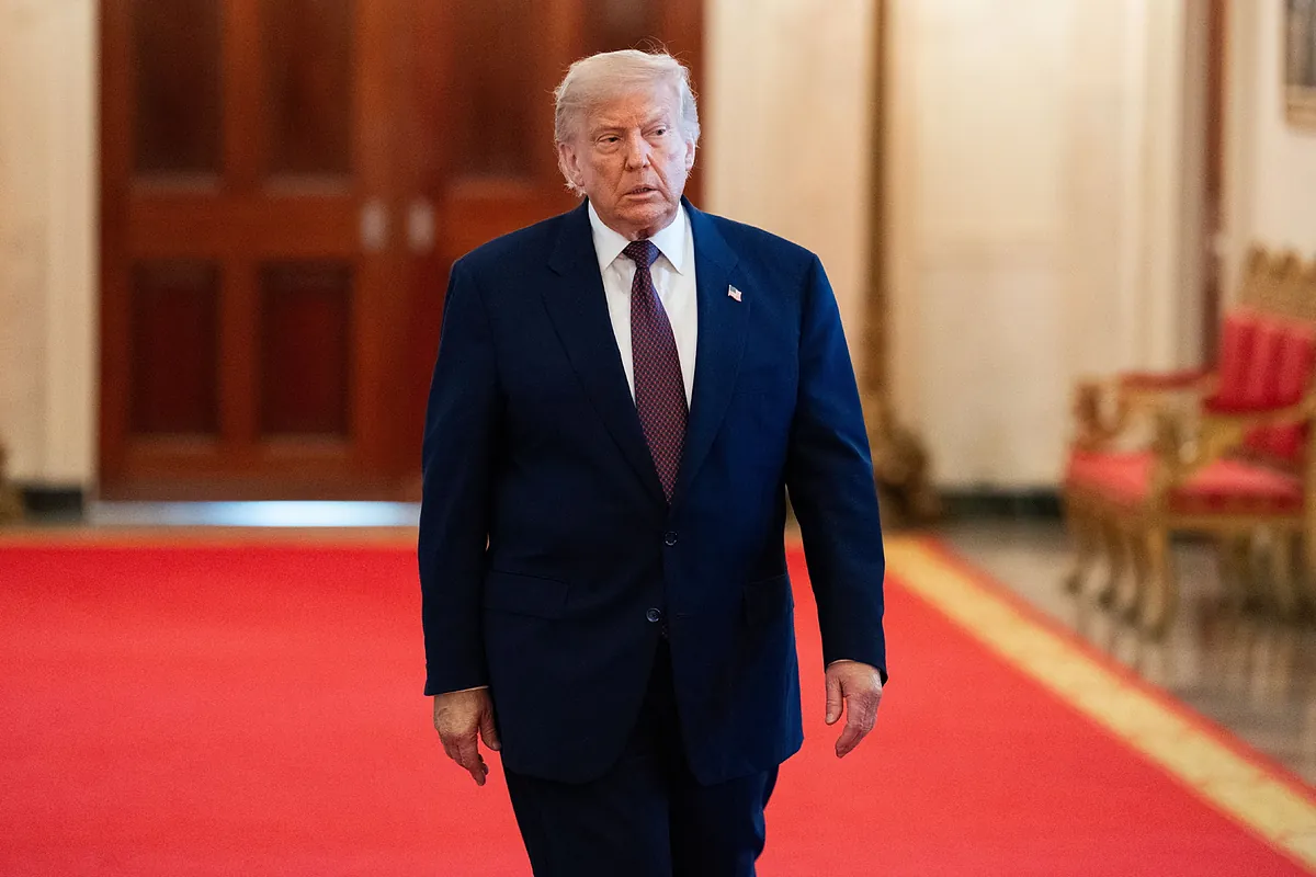Trump asegura que no habrá peajes en el estrecho de Ormuz