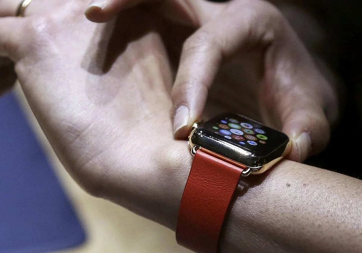 Le piden 215 euros por la reparación de un smartwatch en garantía, pero logra que se lo arreglen gratis