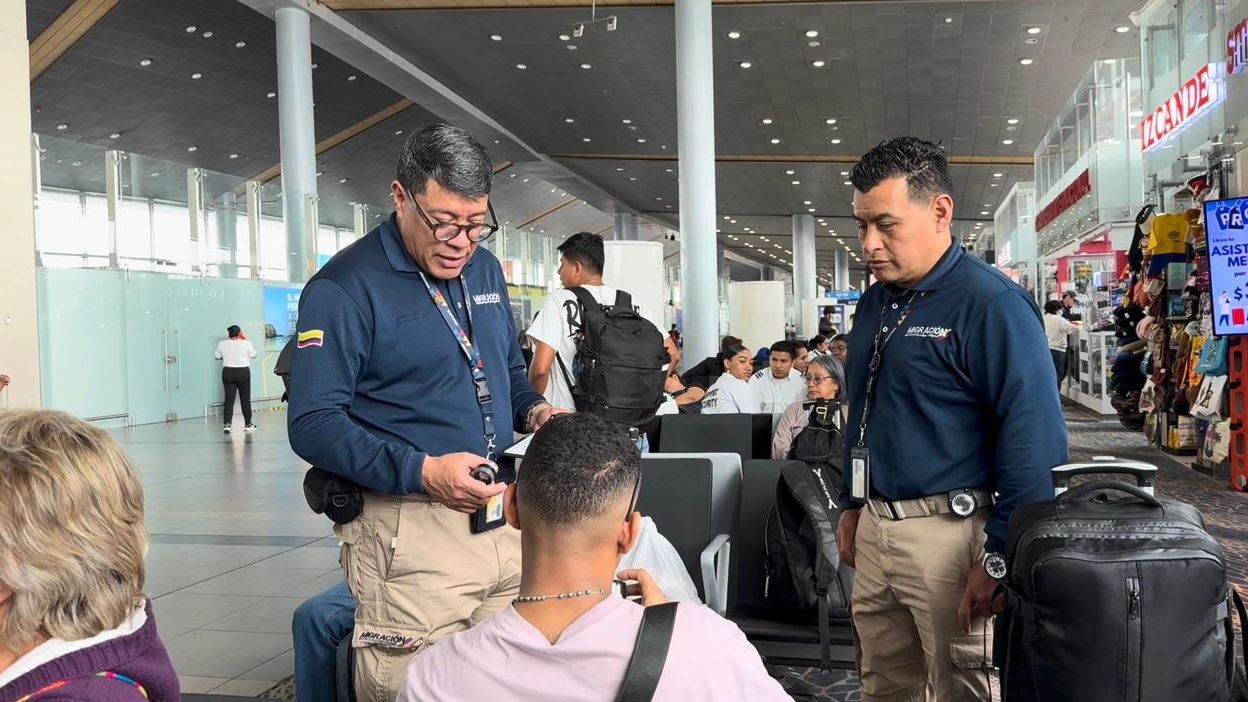 Los Passport Bros, la mafia que lleva a españoles a tours ilegales con mujeres de "países pobres": "Eligen peso y color por 4.000 €"