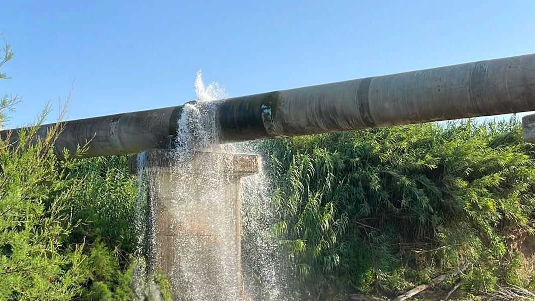 El sifón de Cártama vuelve a fallar: dejará tres días sin agua a los regantes del Guadalhorce durante su reparación