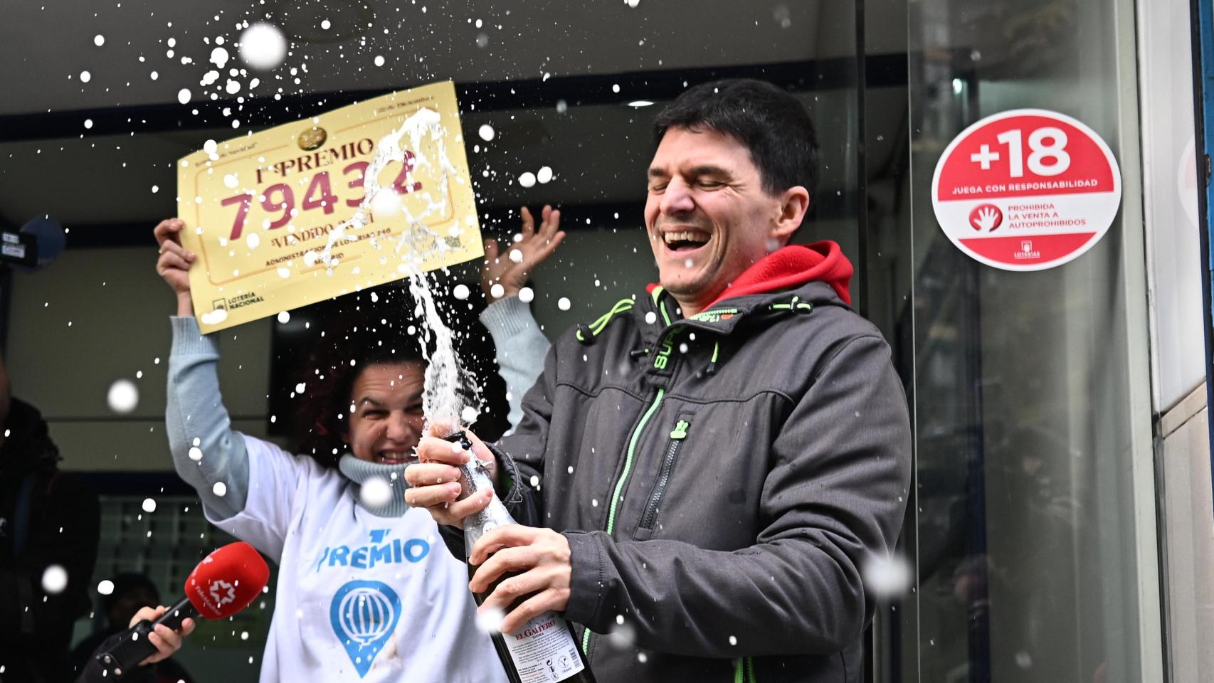 Comprobar Lotería Navidad 2025 | Listado completo de todos los premios: Gordo de Navidad y consulta los números del sorteo