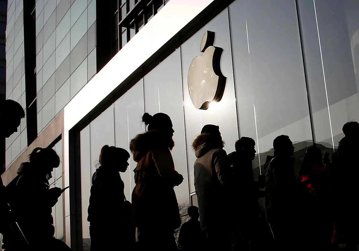 Gafas, un iPhone plegable y AirPods con cámara: la hoja de ruta filtrada de Apple
