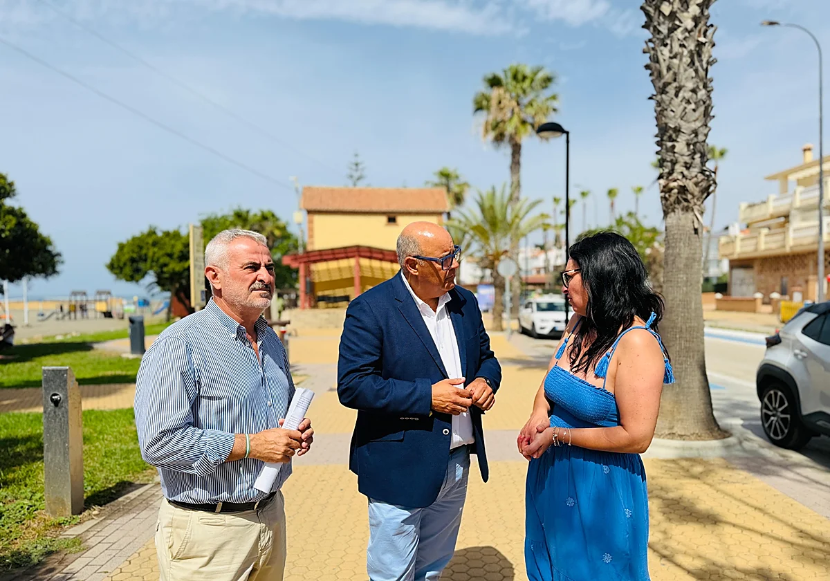 Vélez-Málaga culmina la mejora del alumbrado del paseo marítimo de Benajarafe