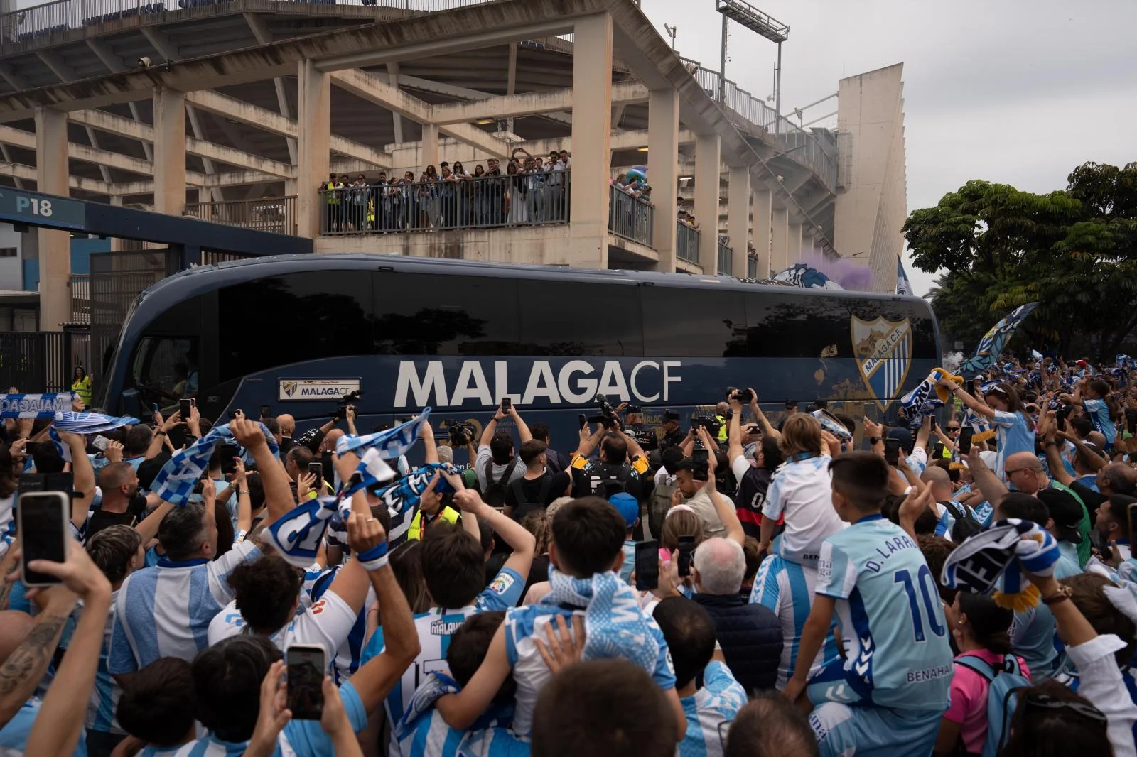 Directo | Las celebraciones por el ascenso del Málaga, al minuto