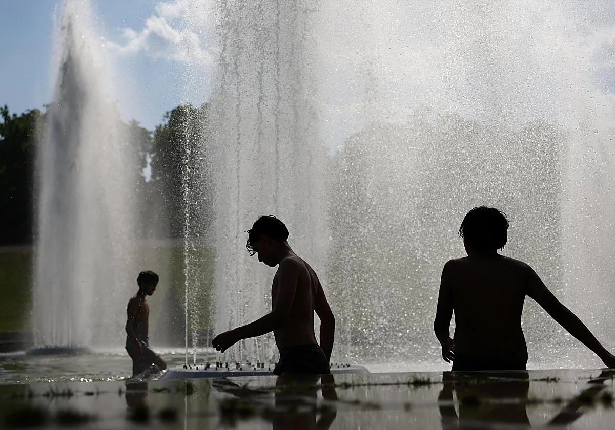 La ola de calor provoca 18 muertos en Francia, entre ellos dos niños olvidados en el interior de un coche