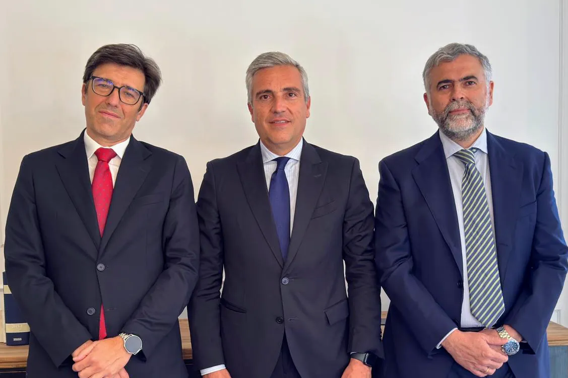 Martínez-Echevarría cierra la integración de Núcleo Abogados