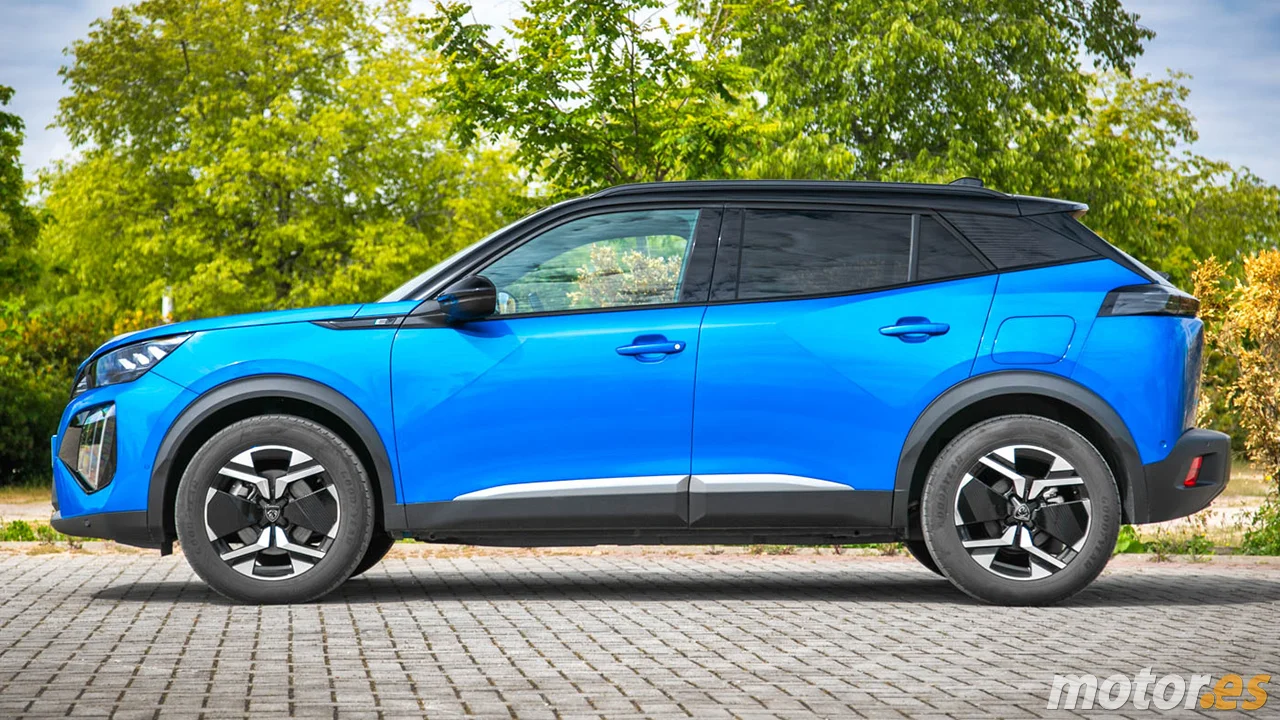 Planta cara al SEAT Arona con precio de Dacia y también se hace en España, este SUV de Peugeot rompe el mercado con 11.300 € de rebaja