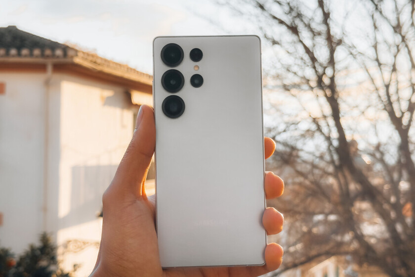 El móvil más top de Samsung es el Galaxy S25 Ultra. Ahora, puedes llevártelo con 512 GB y un descuento de más de 500 euros