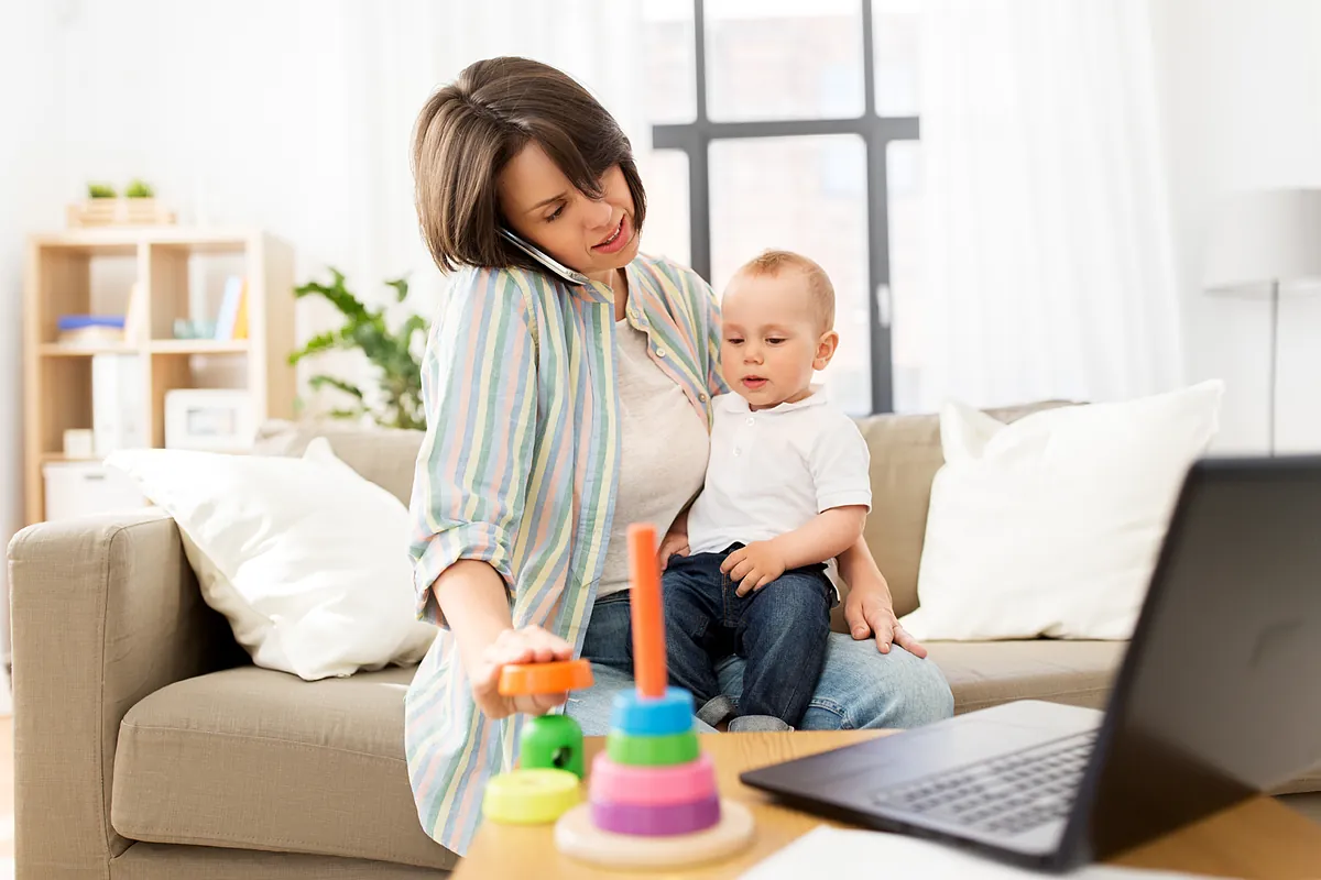 Jornada reducida o adaptada, excedencia y permiso parental, las herramientas para conciliar trabajo y cuidado de hijos en verano