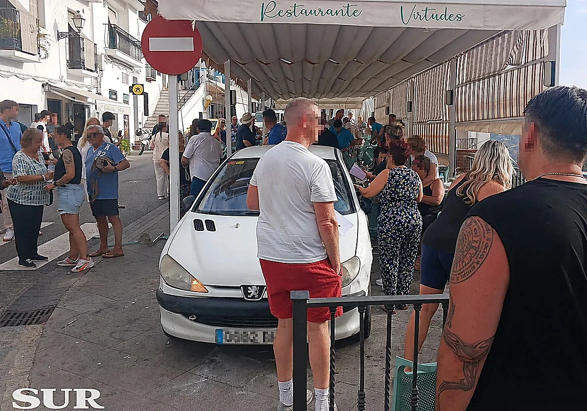 Axarquía 112: car crashes into busy restaurant terrace injuring seven people