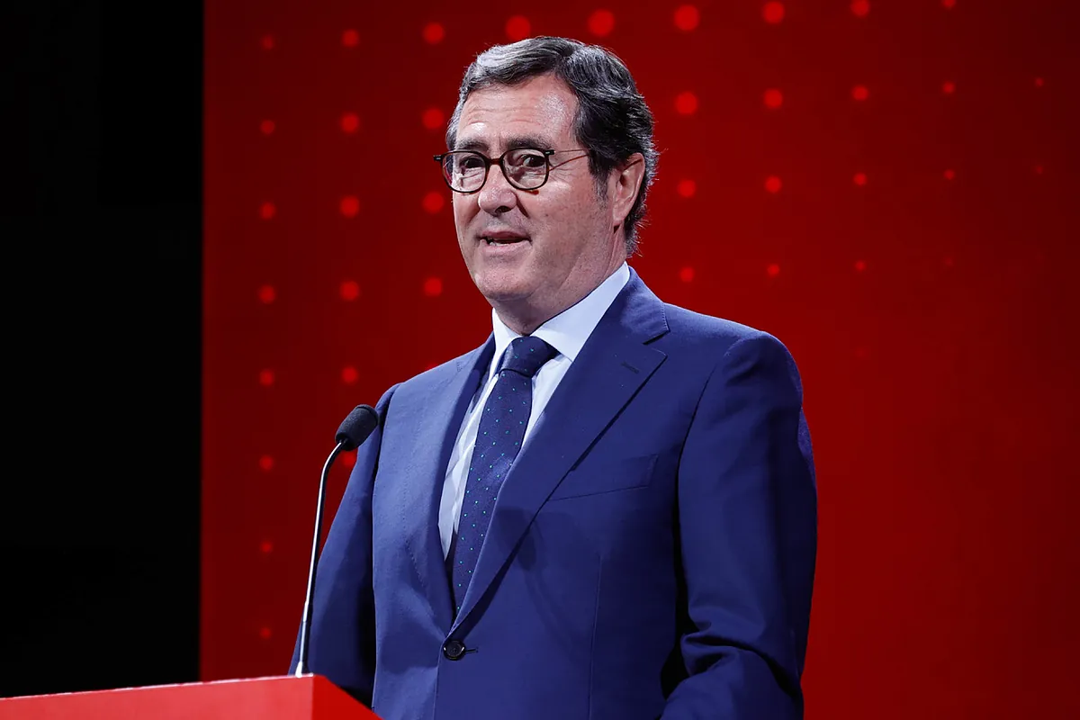 Garamendi adelanta el proceso electoral para elegir presidente de CEOE antes de noviembre