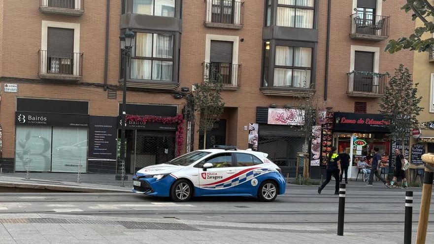 Interceptan la venta de 50 camisetas falsas del Mundial tras una persecución a la carrera en Zaragoza