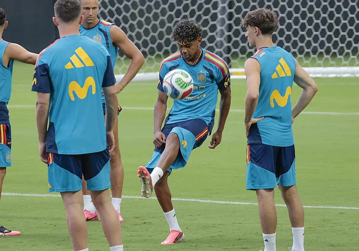 Así prepara España su partido en altura: el rendimiento cae un 5% y ojo a los disparos lejanos porque el balón se mueve distinto