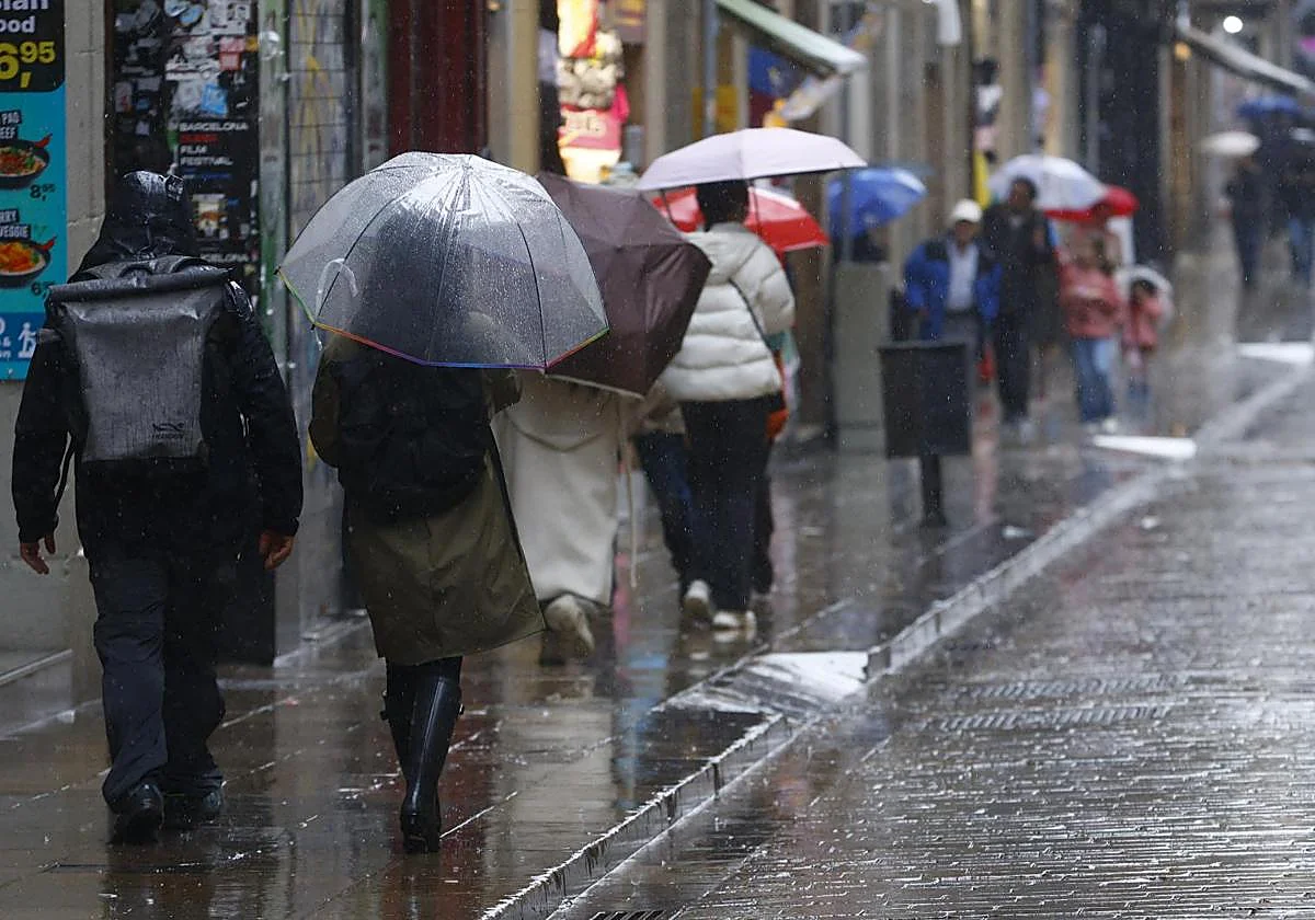 What is the weather forecast for Christmas Eve and Christmas Day in Malaga province and along the Costa del Sol?