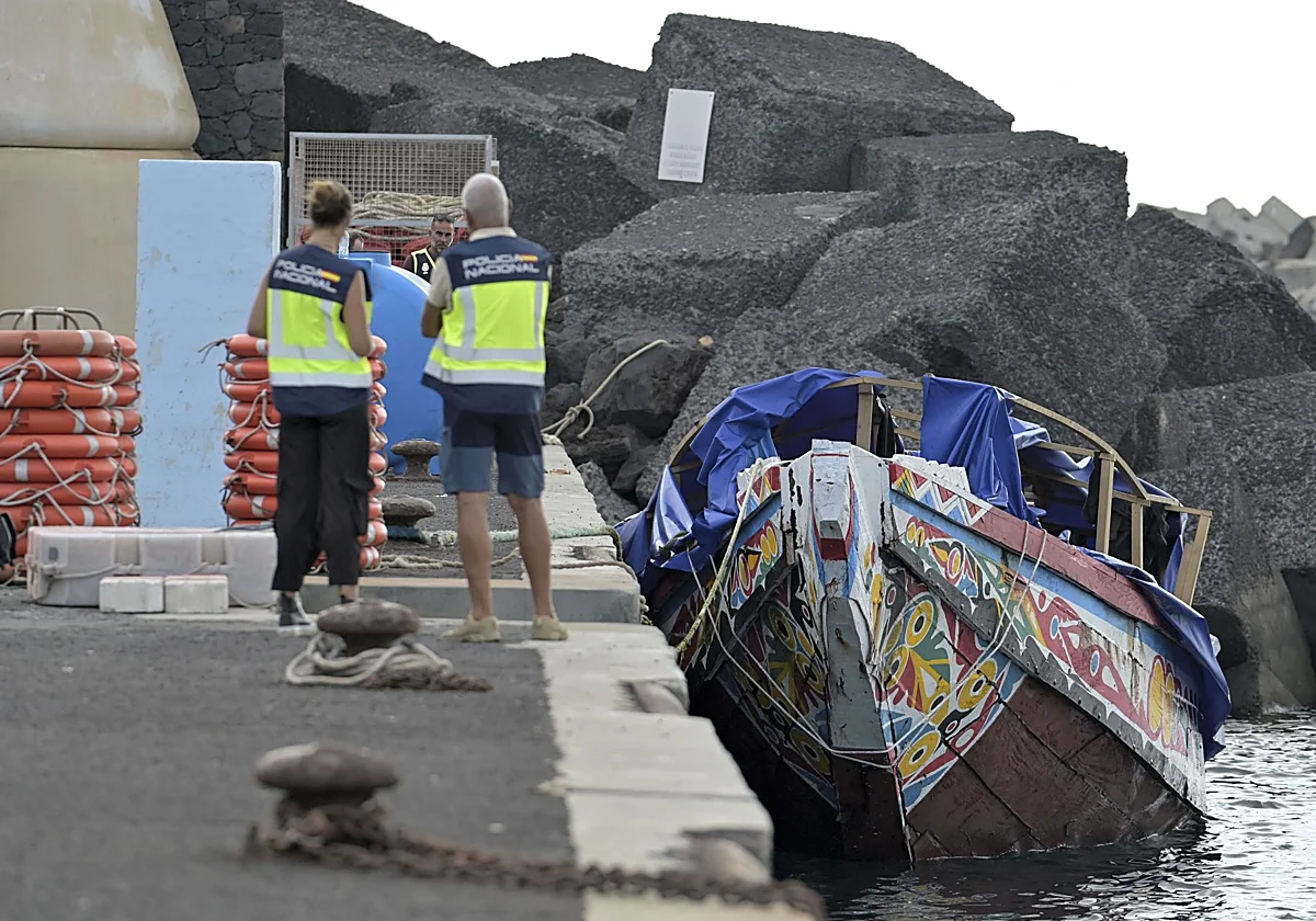 Llegan 35 migrantes al puerto de Barbate en Cádiz y 119 al de La Restinga, en la isla de El Hierro