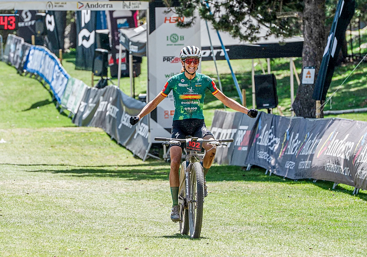 La esteponera Natalia Fischer, nueva número uno mundial en cross country