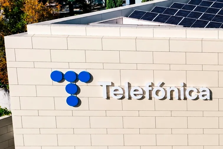 BlackRock sube la apuesta a máximos en Telefónica