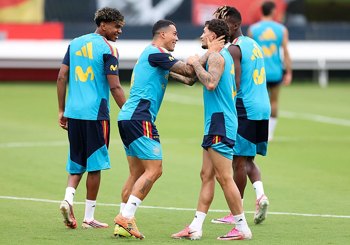 La Roja se globaliza: cada vez tiene más futbolistas que no juegan en la Liga