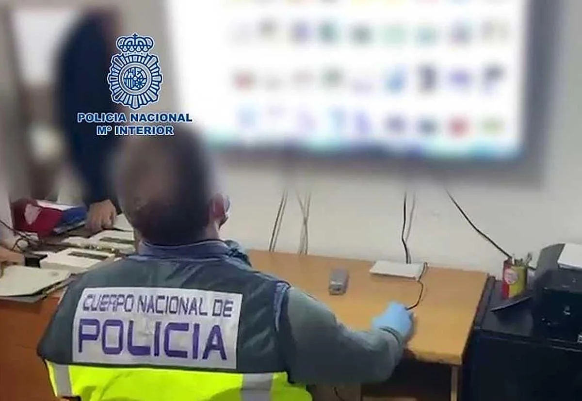 Detenido en Tarragona por un presunto delito de acoso y pornografía infantil: 2.958 fotografías y 213 vídeos intervenidos