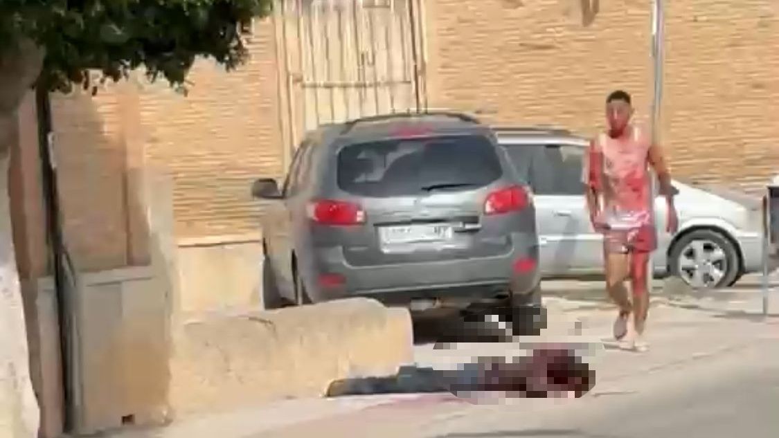Ryad salda "a martillazos" una pelea con un senegalés en una "casa okupa" de Torre Pacheco: "Todo ha sido por un móvil"