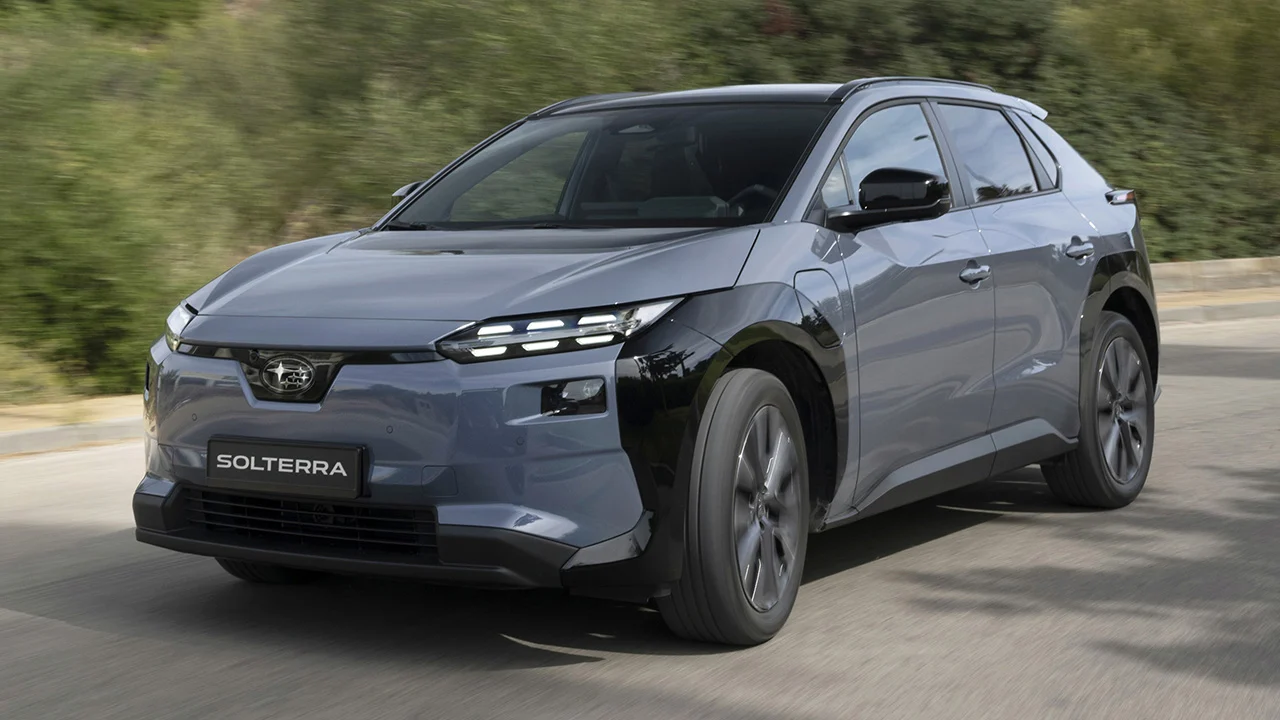 Subaru pone precio al nuevo Solterra, hasta 343 CV y 4x4 para un SUV eléctrico que no le teme al todoterreno