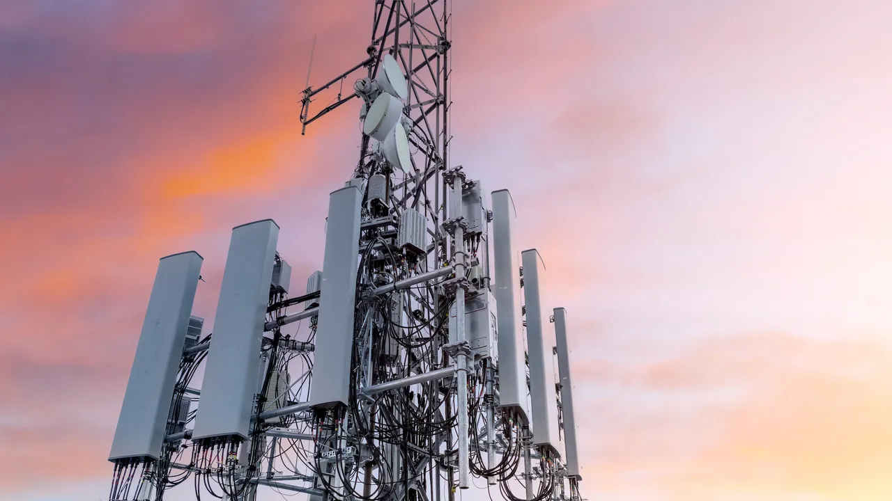 ¿Cuánta radiación electromagnética genera la red 5G y qué tan peligrosa es?