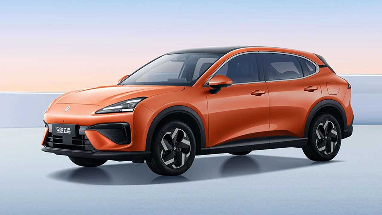 Tamaño de EBRO S700 y barato como el BYD Atto 2, este nuevo SUV rompe el mercado de híbridos PHEV con un precio imbatible