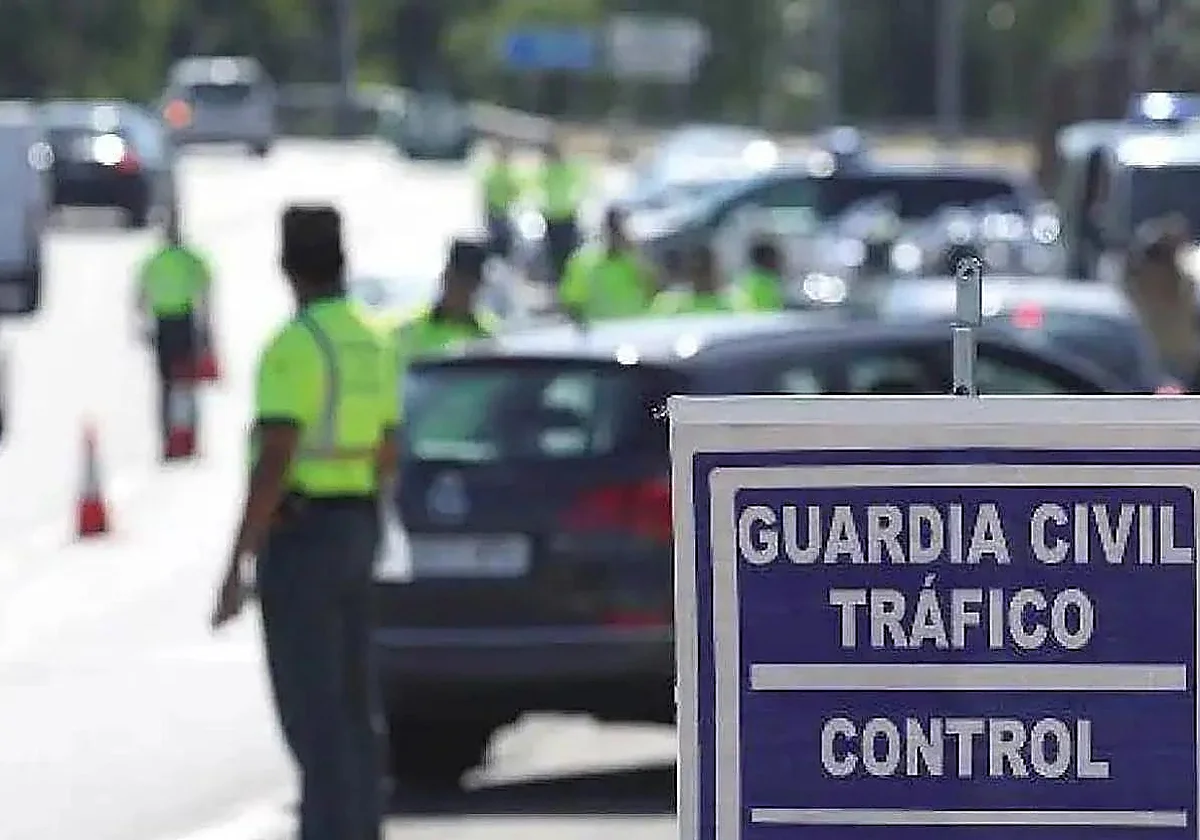 Prisión para un conductor por sembrar el caos en la AP-7 y atropellar a un guardia civil en su huida: «Os voy a matar»