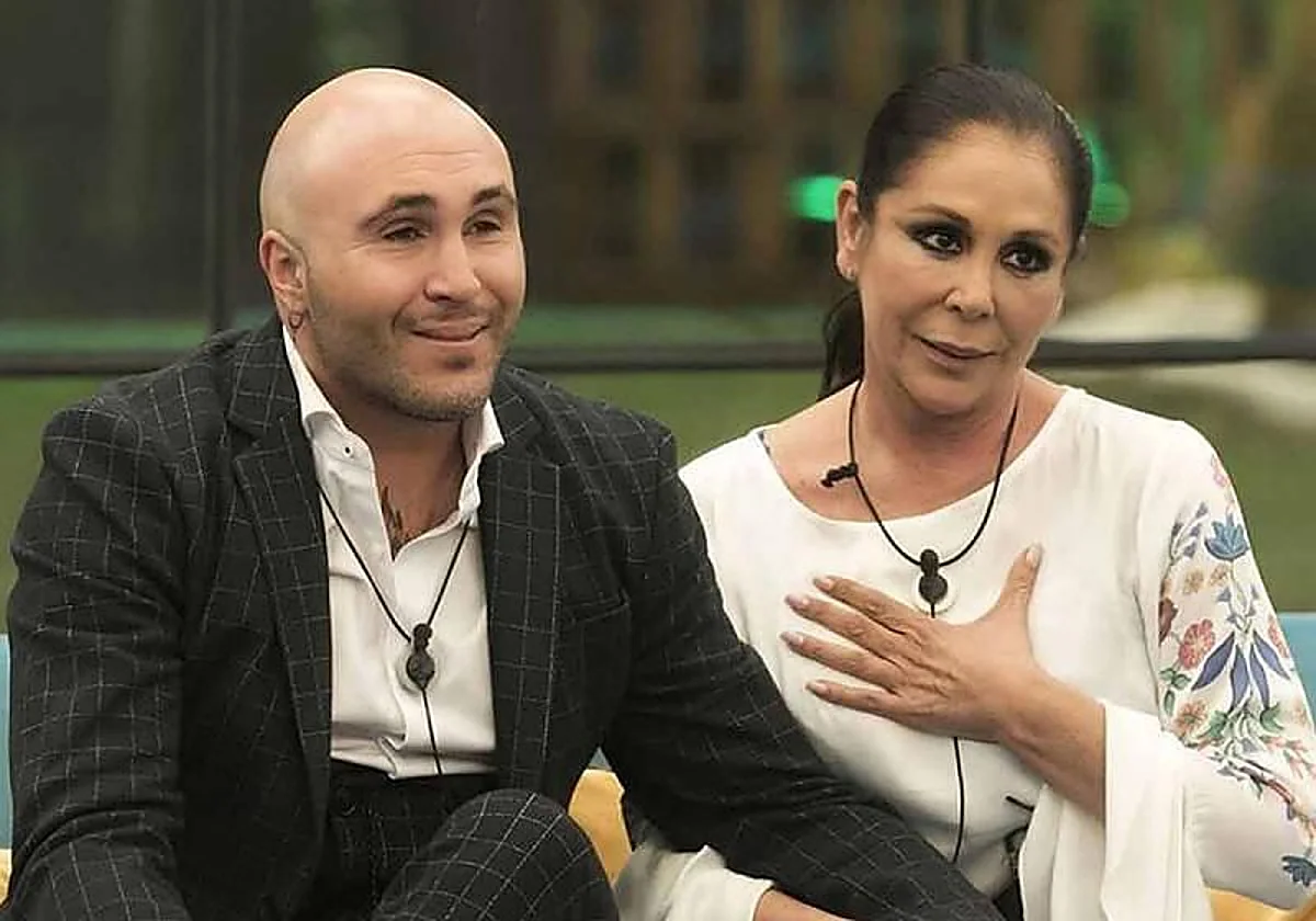 Kiko Rivera arropa a Isabel Pantoja después de suspender su concierto de Sevilla