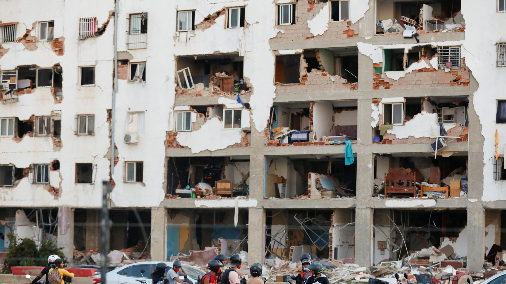 La desesperación de las familias de La Guaira, 100 horas tras los terremotos: "Los militares y policías sólo buscan a los suyos"