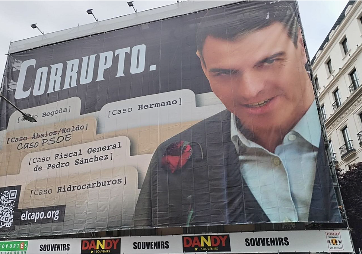 La Audiencia avala el archivo de la causa por la lona de Hazte Oír que llamaba «corrupto» a Sánchez: «Era crítica política»