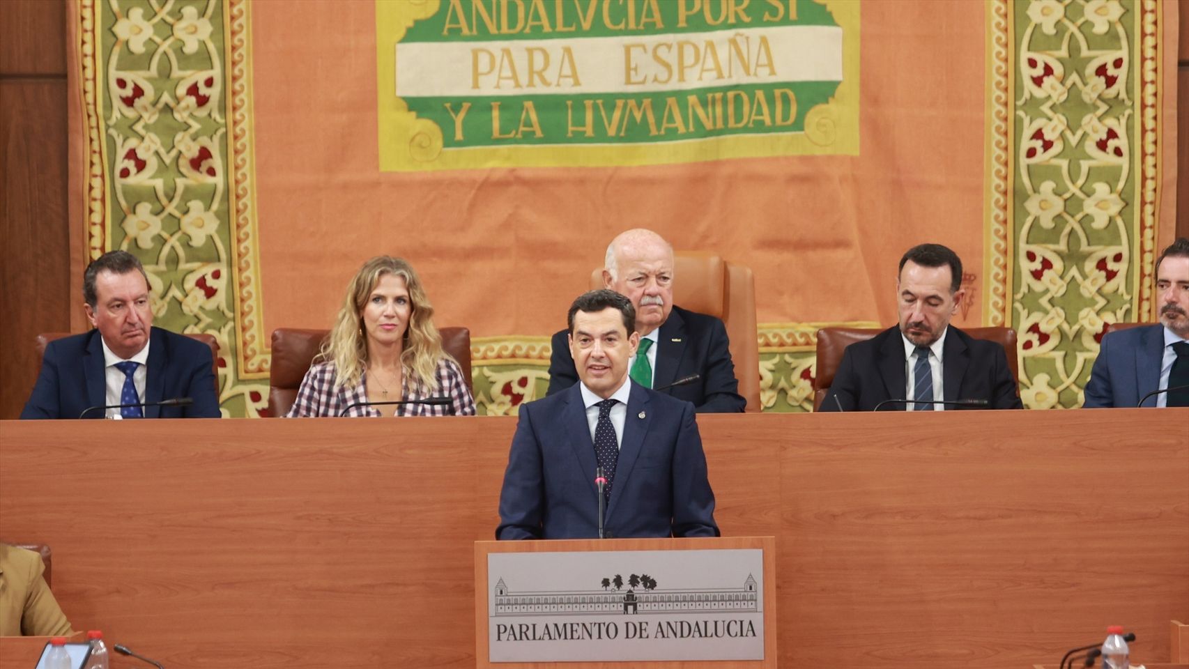 Moreno pide "generosidad" en su discurso de investidura para evitar la repetición electoral: "No hay tiempo que perder"